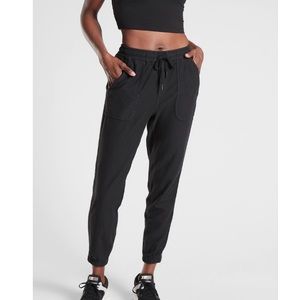 NWT Athleta Farallon Jogger | Black